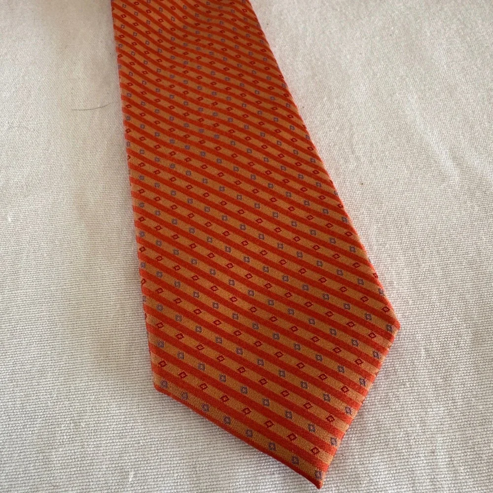 Tallia Mens Orange Red Striped Geometric 100% Silk Necktie 3.25 Inch 121148‎